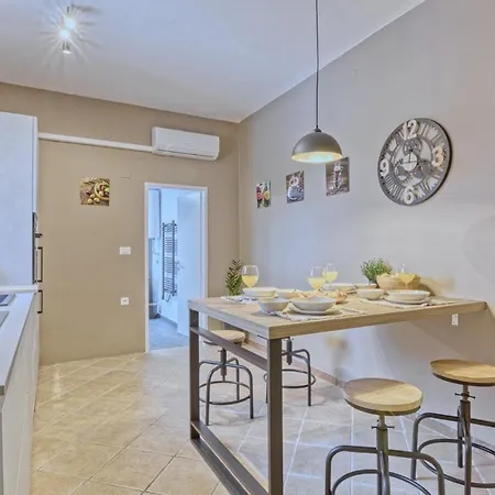 House Dragan 1980 * פולה