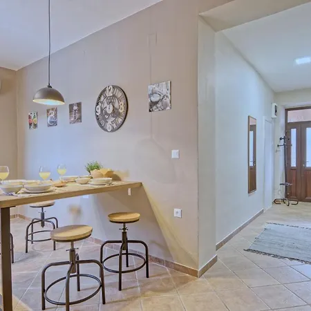 House Dragan 1980 בית נופש *