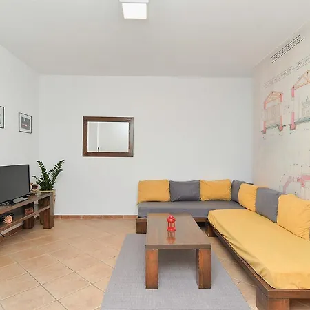 House Dragan 1980 פולה